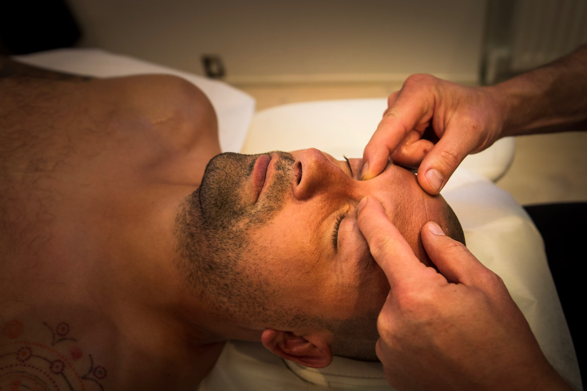 Wellness massage med ansigtsmassage